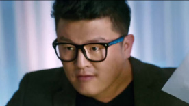 小伙練習(xí)表白臺(tái)詞崩潰欲罷工，連導(dǎo)演大腿都抱上了