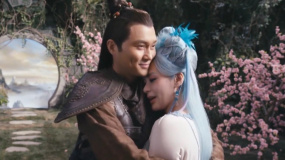 傻小子張智霖經(jīng)受刀劍考驗(yàn)，贏得阿嬌芳心