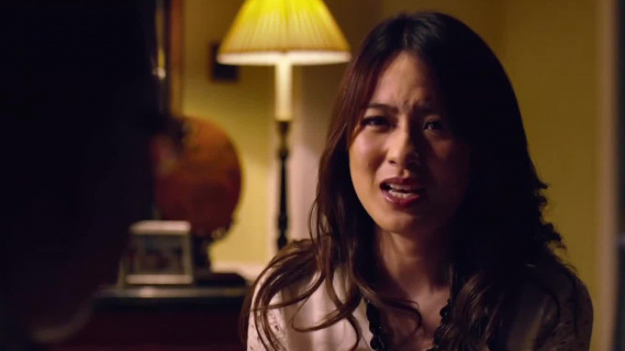 拜金女欠赌债还背叛富豪，富豪让她生不如死