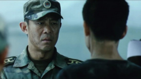 地震后伤员遍地，解放军义无反顾第一时间献血