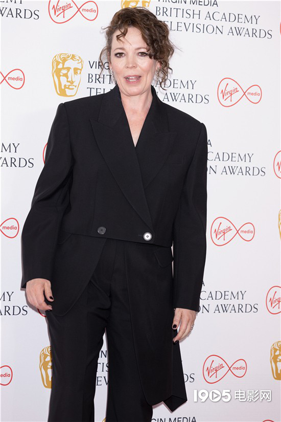 英国电视学院奖在伦敦举行 朱迪·科默等性感亮相