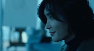 李鐘碩《魔女2》首曝預告 長發(fā)造型曝光笑容邪魅