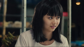 谭松韵与校草重逢，害羞得不敢直视