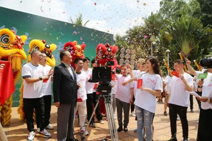 电影《一不小心爱上你》在湖南省永州市举行开机仪式