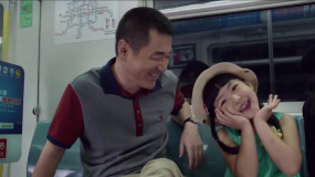 五岁女儿坐地铁，张口就是纯英文报地铁站，父亲都佩服