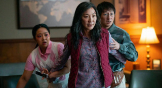 超越《原钻》！《瞬息全宇宙》成A24最赚钱影片