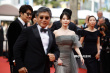 《掮客》戛纳首映姜栋元等亮相 IU生图仙美夺目