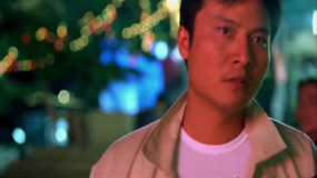 警察夜市布局抓嫌犯，人民警察保护群众英勇挡子弹