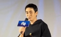 电影《人生大事》湖北武汉路演 朱一龙弹唱影片同名主题曲