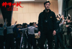 被誉为“2022年最生猛港片”的电影《神探大战》“杀”回来了！影片日前官宣7月8日全国公映，同时敲定将在7月2日及3日于部分城市开启点映。高潮迭起的缉凶情节，正邪难辨的多方势力，加之本片强大的主创阵容——香港著名电影人韦家辉编剧、执导并监制，朱淑仪监制，刘青云、蔡卓妍、林峯、李若彤、谭凯、陈家乐、汤怡、何珮瑜等众多实力派明星加盟，都使得《神探大战》成为这个暑期档最值回票价的电影之一。