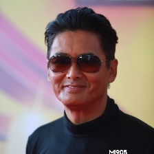 《賭城風(fēng)云》開(kāi)機(jī) 周潤(rùn)發(fā)、謝霆鋒互稱“偶像”