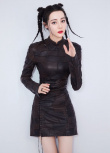 甜辣酷妹！迪麗熱巴綁帶超短裙寫(xiě)真 性感又俏皮