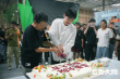 《縣委大院》殺青！胡歌張新成等手捧鮮花笑容燦爛