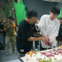 《县委大院》杀青!胡歌张新成等手捧鲜花笑容灿烂