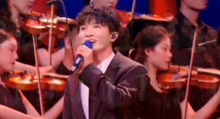 周深演唱洪湖水浪打浪致敬经典