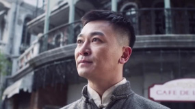 莫欺少年穷！小伙子带兄弟夺回场子