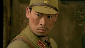 漢奸想偷吃餅，被日本人發(fā)現(xiàn)，一群人直流口水