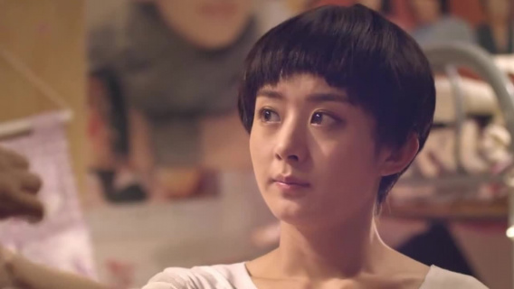 舍友在主任车上刷油漆，赵丽颖主动背锅