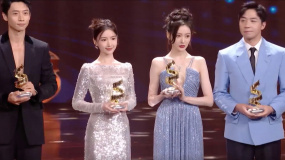 魏晨 俞灏明 张天爱 毛晓彤获微博电影之夜年度进取演员