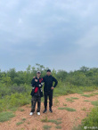 鹿晗曬與鄧超秋游合照 網(wǎng)友：畫風(fēng)清奇的親子照