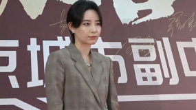 李斯丹妮現(xiàn)身電影頻道傳媒榮譽(yù)之夜紅毯