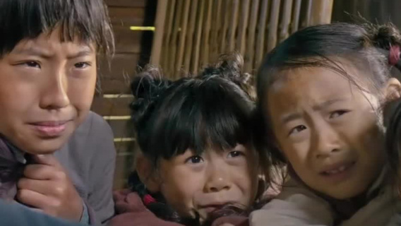 白老师和十多个孩子吃一碗面，不幸又遇上打劫的