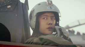 电影《长空之王》发布首支预告