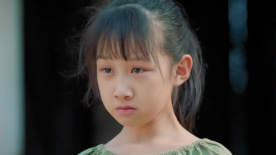 两个小女孩因为小狗绝交，阿拉蕾直接把人赶出家门