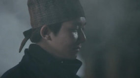 兩捕頭深夜查案被人發(fā)覺，險些命喪當(dāng)場