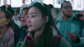 王麗坤新年國外街頭爆粗口，高以翔趁其不備在鏡頭下強吻！