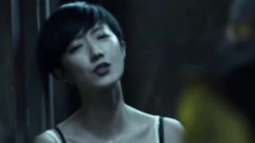 女員工不愿搞詐騙想離開，結(jié)果遭到打手的毒打！