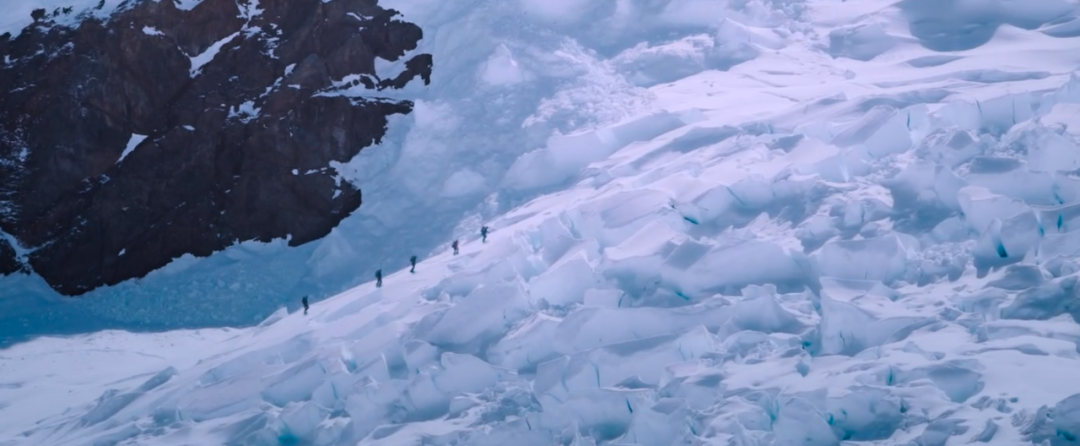 电影频道10月20日11:30播出冒险电影《冰峰暴》
