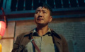 老皮深入二少虎穴，和一眾人激烈搏斗，不料二少準備了機關槍