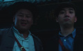 老皮抓到人質(zhì)打算盤(pán)問(wèn)，誰(shuí)知人質(zhì)竟裝死，老皮一伙只好將計(jì)就計(jì)