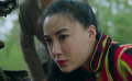 美女修車搗鼓半天，車修好了臉也黑了
