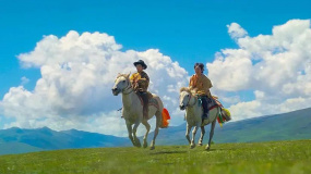 電影《陪你在全世界長(zhǎng)大》定檔預(yù)告 新奇的旅途充滿了未知