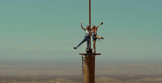 《坠落》曝特辑定档11.18 610米废弃塔顶绝境求生