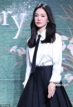 宋慧喬學院風現(xiàn)身新劇發(fā)布會 暗黑少女范兒十足
