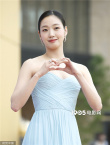 刘亦菲穿蓝色抹胸纱裙仙气十足 撞衫韩国女星金高银