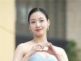 刘亦菲穿蓝色抹胸纱裙仙气十足 撞衫韩国女星金高银