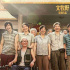 《奇迹·笨小孩》累计票房破9亿曝“风雨无阻”版兄妹海报