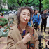 《親愛(ài)的小孩》的傳奇人物，角色讓人又愛(ài)又恨，憑選美踏入娛樂(lè)圈