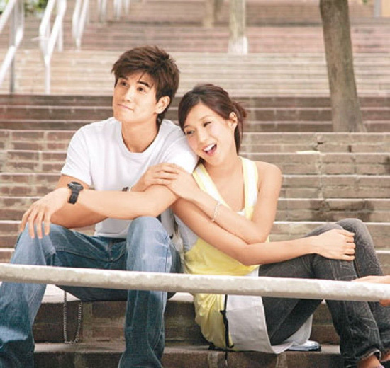 2007年钟嘉欣与伍允龙拍摄电影《十分爱》传绯闻