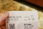 近日，徐娇在社交平台晒出在美国电影院观看《流浪地球2》的电影票根，并盛赞影片：“太好看了我要二刷！”