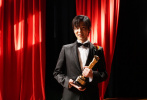 2月1日，第96届日本电影旬报奖颁奖礼在东京涉谷的Bunkamura奥查德大厅举行。目黑莲摘得新人男演员奖，该奖项是为了表彰他在电影《月圆月缺》和《阿松》中的出色表现。