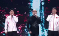 齊廣璞武大靖平安一起演唱歌曲《雪龍吟》