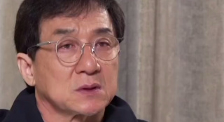 68歲成龍進(jìn)組20天把半年的封閉用完了 年輕不再但真誠(chéng)永恒