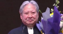 洪金宝获终身成就奖哽咽了 我本来很平静 这一刻突然想哭