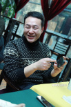 张颂文新片《不止不休》上映 重温12年前珍贵旧照