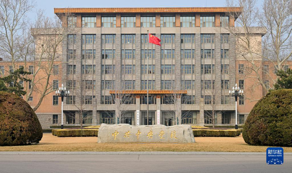 凝心铸魂向复兴——写在学习贯彻习新时代中国特色社会主义思想主题教育启动之际kb体育 网址 kb体育app(图3)